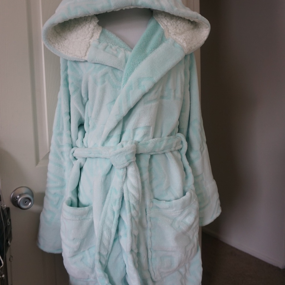 Victoria’s Secret Pink Robe